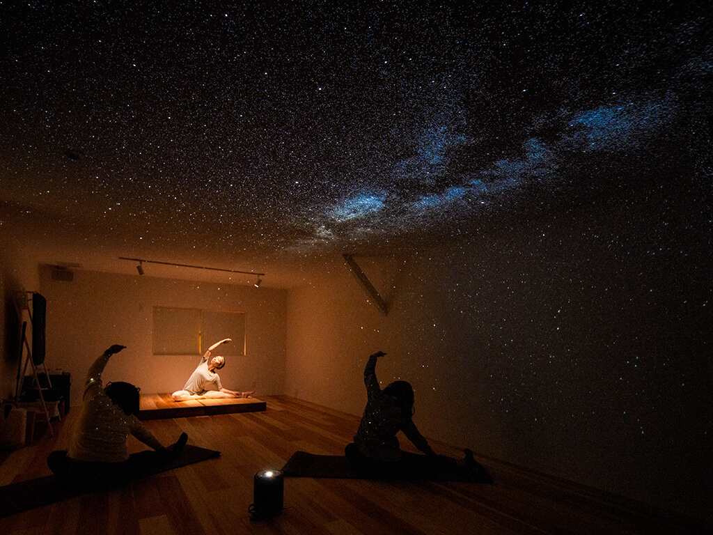 【9月25日・10月6日】RIE先生のプラネタリウムヨガを開催します！
